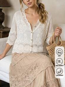 女士复古波西米亚风半透明蕾丝衬衫，V领纽扣刺绣梭织衬衫，常规长度休闲衬衫袖设计 - 杏色 - 查看 2