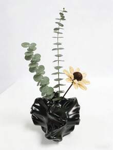 1Pc Glossy Black Ruffled Edge Art Vase, Asymmetric Petal Shape Nordic Modern Minimalist Resin Flower Vase, Home Decor Ornament For Living Room Entrance Desktop, Housewarming & Birthday Gift - New Model - View 11
