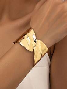 1pc Minimalist Asymmetrical Criss-Cross Spring Bangle Bracelet, Fashionable Metal Wrist Cuff Suitable For Women's Daily, Party, Outdoor Wear - Metal Bracelet - View 7