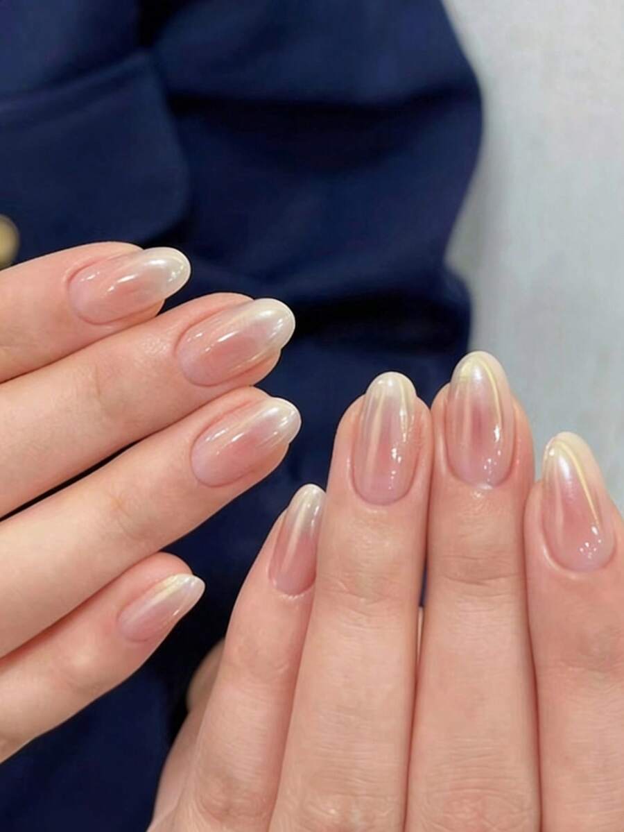 24 Stück milchig-weiße Farbverlauf kurze ovale Aufklebe-Nägel, japanische Kunstnägel mit Puder-Effekt in Rosé-Tönen - Verschiedenfarbig - Übersicht 1