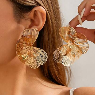 1 Pair Elegant Hollow Metallic Floral Earrings, Suitable For Holiday, Birthday, Party, Date, Vacation And Casual Wear