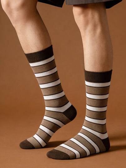 1 đôi tất công sở nam màu kaki kẻ sọc, tất dài đến bắp chân, kháng mùi, phù hợp cho mọi mùa, phong cách cổ điển.
