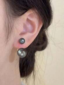 1 par de pendientes de perla gris de lujo francés, nuevos pendientes elegantes de nicho adecuados para mujeres, regalo para novia/mejor amiga - Gris - Ver 2