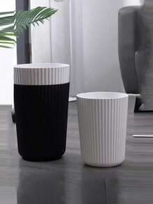 迷你条纹垃圾桶，黑白家用垃圾桶，防水防污，便携式，适用于卧室、浴室、厨房等场所，也适用于办公室、卧室、厨房、浴室和客厅，无盖设计，圆柱形，无需电源，可用作垃圾桶或纸巾盒 - 彩色 - 查看 3