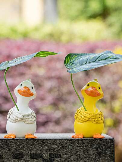 1pc The Yellow Duck Holding An Umbrella Dorable Animal Garden Statue With Umbrella - Charming Outdoor Decor For Yard, Patio, Or Garden