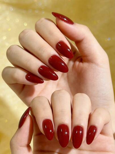 Élevez votre style ! 24 pièces de faux ongles longs en forme d'amande de couleur rouge, conception de longueur moyenne, parfaitement ajustés, convenant pour le port quotidien des femmes et des filles. Patchs d'ongles à clipser, fournitures pour la décoration des ongles.