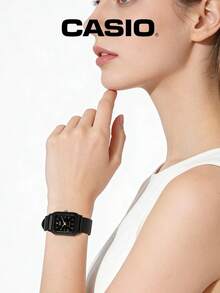 Casio 女士石英模拟腕表，黑色树脂表带，黑色表盘配金色点缀，30米防水，电池寿命3年，树脂玻璃表镜，轻盈树脂表壳，简约方形设计，学生腕表，适合日常佩戴和休闲外出，复古风格女士腕表，附原装表盒，卡西欧 LQ-142-1E - 黑色 - 查看 2
