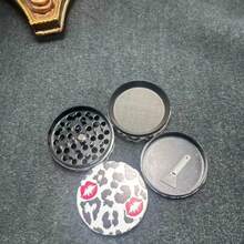 1个2.0英寸豹纹手动草药研磨器，金属研磨器，烟熏配件 - 查看 2
