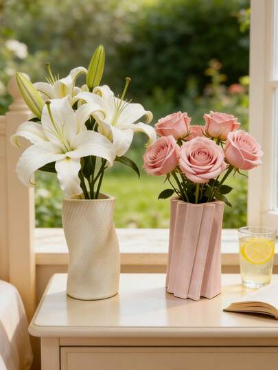 现代扭纹树脂花瓶 - 立体扭纹雕塑设计，表面纹理丰富，非常适合摆放在餐桌、置物架和玄关边桌上，插放干薰衣草、蒲苇草和鲜花。增添简约波西米亚风情，是极具艺术气息的家居装饰点缀。