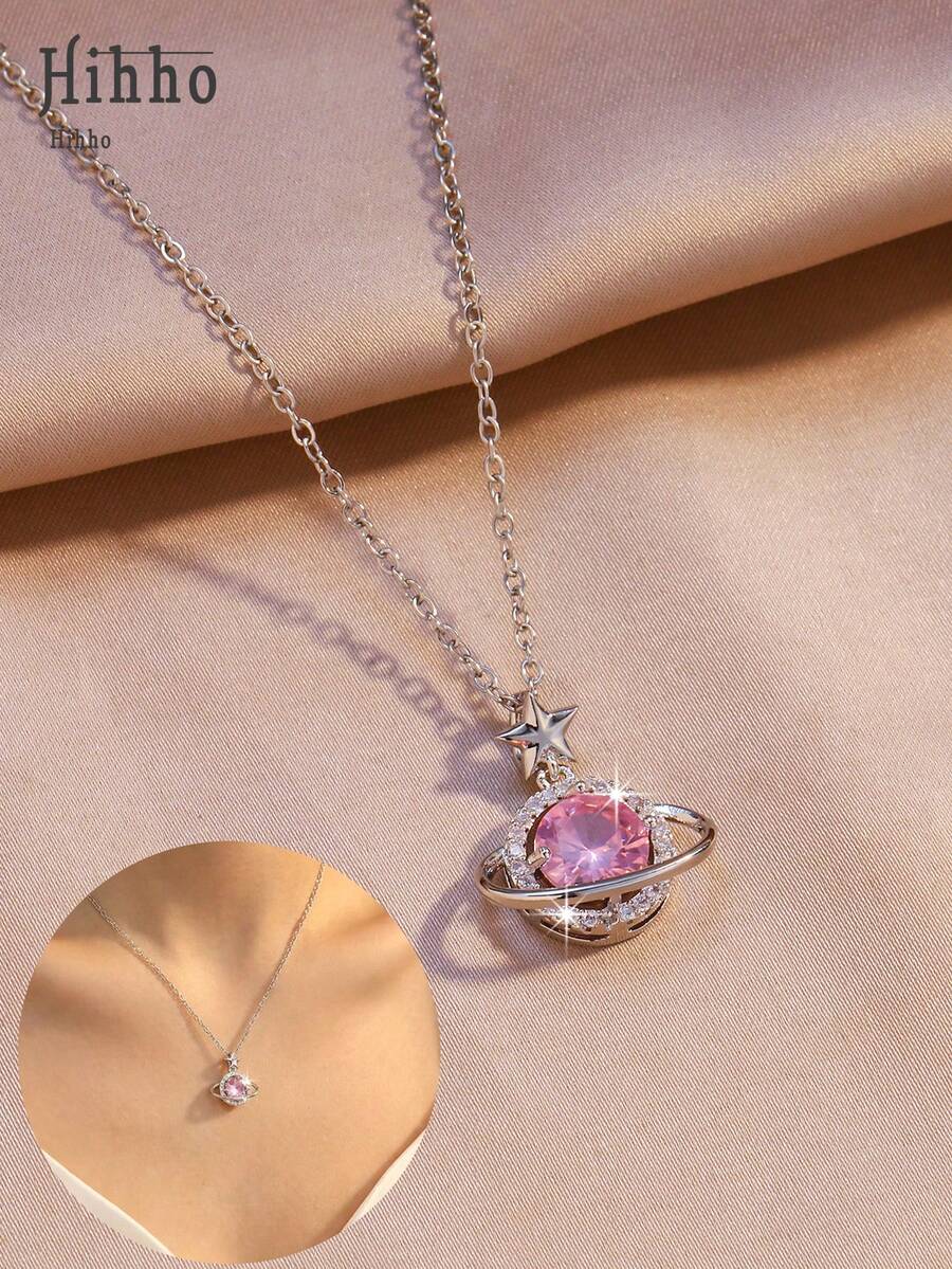 Hihho 1 chiếc mặt dây chuyền hình ngôi sao/hành tinh màu hồng nhạt sang trọng, thiết kế lãng mạn với hình dáng hành tinh được bao quanh bởi kim cương và vòng sao, nhẹ nhàng và thanh lịch, phù hợp cho phụ nữ đi làm hàng ngày và hẹn hò. - Hành tinh trong mơ - Xem 1
