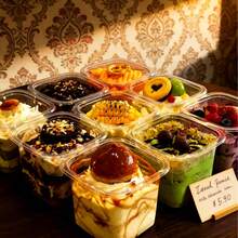 10个装可重复使用的方形甜点杯，带透明盖，透明慕斯布丁奶昔杯，耐低温易清洗餐具杯，适用于派对、野餐、咖啡馆、自助餐、芝士蛋糕、果冻等。 - 透明 - 查看 3