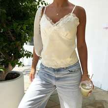 Women Y2k Spaghetti Strap Tank Top Lace Trim Sexy V Neck Crop Top Coquette Camisole Aesthetic Going Out Top - Vàng nhạt - Xem 2