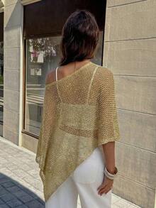新款夏季女士金色金属针织开衫，露肩设计，不对称下摆，轻盈透气面料，略微宽松版型，适合各种身材，是度假或休闲场合的理想之选，展现波西米亚风情和性感魅力。 - 金色 - 查看 9