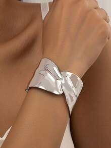 1pc Minimalist Asymmetrical Criss-Cross Spring Bangle Bracelet, Fashionable Metal Wrist Cuff Suitable For Women's Daily, Party, Outdoor Wear - Metal Bracelet - View 8