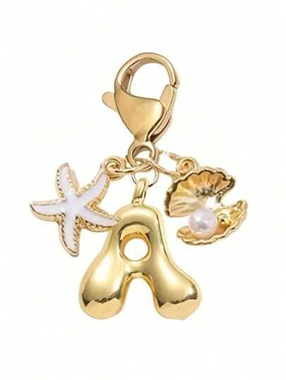 1 stuk A-Z letter gouden bubbelletter schattige hanger sleutelhanger, versierd met schelp en zeesterren, ringtas hanger accessoire, rugzak hanger, auto hanger, geschikt voor vakantie, winkelen, strand, kamperen, portemonnee en handtas decoratie. Ideaal cadeau decoratie voor vrouwen, vriendinnen en studenten, modieus creatief verjaardagscadeau accessoire, zomer tas hanger, dames modeaccessoire, metalen sleutelhanger, prachtig cadeau idee, originele sleutelhanger, auto accessoire voor de terug naar school, gotische Y2K stijl