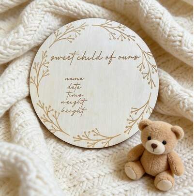 1件新生儿出生公告牌，出生统计牌，“你好，世界”宝宝名字木质牌，里程碑摄影道具，木质新生儿牌，适合新手父母和婴儿派对，送给准妈妈的礼物，新生儿欢迎礼物，洗礼礼物，绝佳的婴儿派对礼物