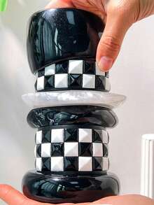 Vòng tay nhựa đen trắng cổ điển mới, thiết kế pha trộn nhiều yếu tố chấm bi và sọc sáng tạo với mặt dây chuyền hình ong vàng, trang sức thời trang cho đeo hàng ngày. - Nhiều màu A - Xem 10