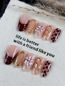 10片装高端柔美简约风格手工绘制立体图案美甲贴纸，闪亮金色边缘，是春季郊游的理想之选，例如赏花、公园野餐、露营野餐等。 - 摩卡棕 - 查看 3