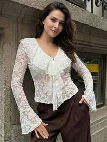 女士新款优雅性感透视显瘦百搭吊带深V荷叶边下摆白色可爱小众喇叭袖交叉吊带背心，Y2K蕾丝连体衣打底衫，约会装，婚礼装 - 白色 - 查看 10