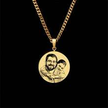1pc Stainless Steel Customized Round Engraved Photo Pendant Necklace, Customized Parents, Couples And Children Photo Necklace, Family Memorial Gift, Perfect Birthday Celebration, Fashionable Versatile Necklace, Customized Photo Necklace, Mother's Day Gift, Easter Gift, Customized Gift, Personalized Necklace, Father's Day Gift - Multicolor - View 2