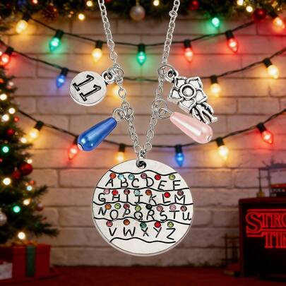 1 chiếc móc khóa, mặt dây chuyền hợp kim hình ảnh phim truyền hình nổi tiếng năm 2026 | Lựa chọn hàng đầu cho quà tặng sinh nhật người hâm mộ phim truyền hình, mặt dây chuyền cá nhân hóa tinh tế, quà nhỏ bất ngờ, đồ dùng tiệc sinh nhật giá cả phải chăng cho học sinh.