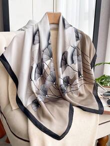 1条女士优雅时尚银杏叶印花90厘米方巾，适合休闲、时尚街头穿搭、头巾、户外防风防晒披肩，是连衣裙等服饰的绝佳配饰。 - 黑與白 - 查看 6