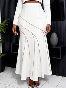 Vestido largo de cola de sirena con pliegues y cintura alta en color blanco con adornos dorados, adecuado para invitadas de boda, fiestas de cóctel y otras ocasiones - Blanco - Ver 1