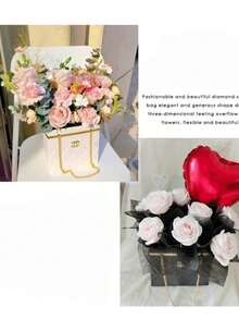 Hộp quà hoa có tay cầm dạng dây xích cho Ngày Valentine, hộp đựng bó hoa 3D có thể gập lại, hộp quà tặng thủ công và quà lưu niệm. Được làm từ bìa cứng dày và dây xích kim loại, chắc chắn, chống thấm nước và chống biến dạng. Thích hợp cho hoa tươi, hoa khô, quà tặng thủ công cho đám cưới, sinh nhật, Ngày của Mẹ, Ngày Valentine và các dịp khác. Cũng lý tưởng để trưng bày trong cửa hàng hoa. Làm cho các tác phẩm nghệ thuật hoa trở nên thanh lịch và thời trang hơn, vật liệu đóng gói hoàn hảo cho các cửa hàng hoa, cửa hàng quà tặng và những người đam mê tự làm. - Nhiều màu - Xem 5
