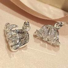 Hoa tai nữ thời trang bằng chất liệu đồng, đính đá Cubic Zirconia lấp lánh, thích hợp cho đám cưới và các bữa tiệc. - E1917-1 - Xem 2