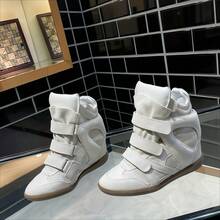 2026 IS New Classic Women's Casual High-Top Sneakers With 8cm Invisible Height Increase, Round-Toe Triple-Lace Design Suede Wedge Women's Shoes, Casual Retro Style, Comfortable And Versatile Campus Style. Triple Pairs Of Laces With Suede Splicing Craft, High Recognizability. Built-In Invisible Height Increase, Easy To Put On And Take Off, Unique Style Comfortable Height-Increasing Suede Women's Shoes Integrating Retro And Modern Fashion Sense. - 白色 - 查看 2