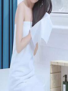 140*70cm 2/6/12pcs/Set Disposable Large Bath Towel, Perfect For Travel, Beach, Shower, Swimming, Hiking And Camping - White - View 3
