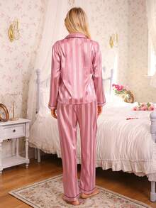 两件套缎面条纹睡衣套装，甜美可爱翻领纽扣长袖上衣和裤子，女士居家睡衣和休闲服 - 粉色 - 查看 2