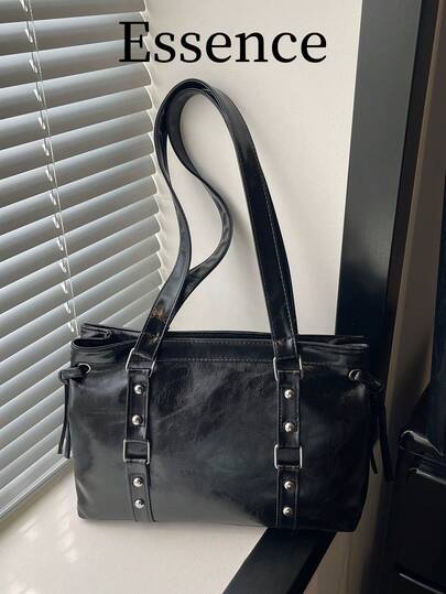 1个黑色春季新款时尚肩带金属铆钉装饰大容量纯色PU皮革女士单肩包