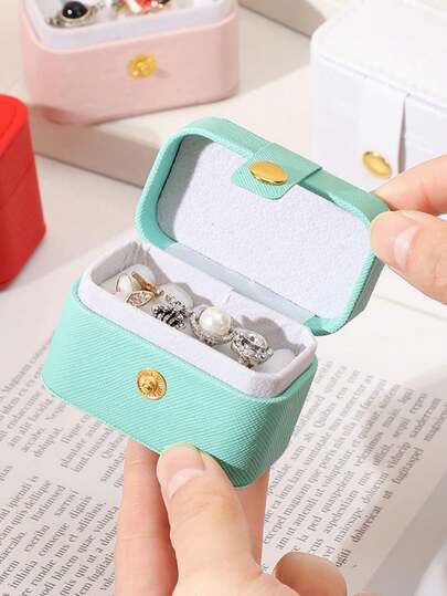 1个轻便奢华便携皮革首饰盒/化妆包/旅行迷你戒指盒/口袋首饰收纳盒/婚礼必备/戒指托，方便携带，旅行必备，取用便捷。