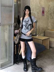 Áo thun nữ in chữ, thiết kế kiểu Mỹ, vai lệch. - Xám - Xem 4