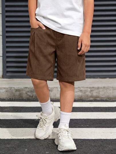 1件男童复古灯芯绒短裤，宽松五角裤型，适合青少年夏季穿着