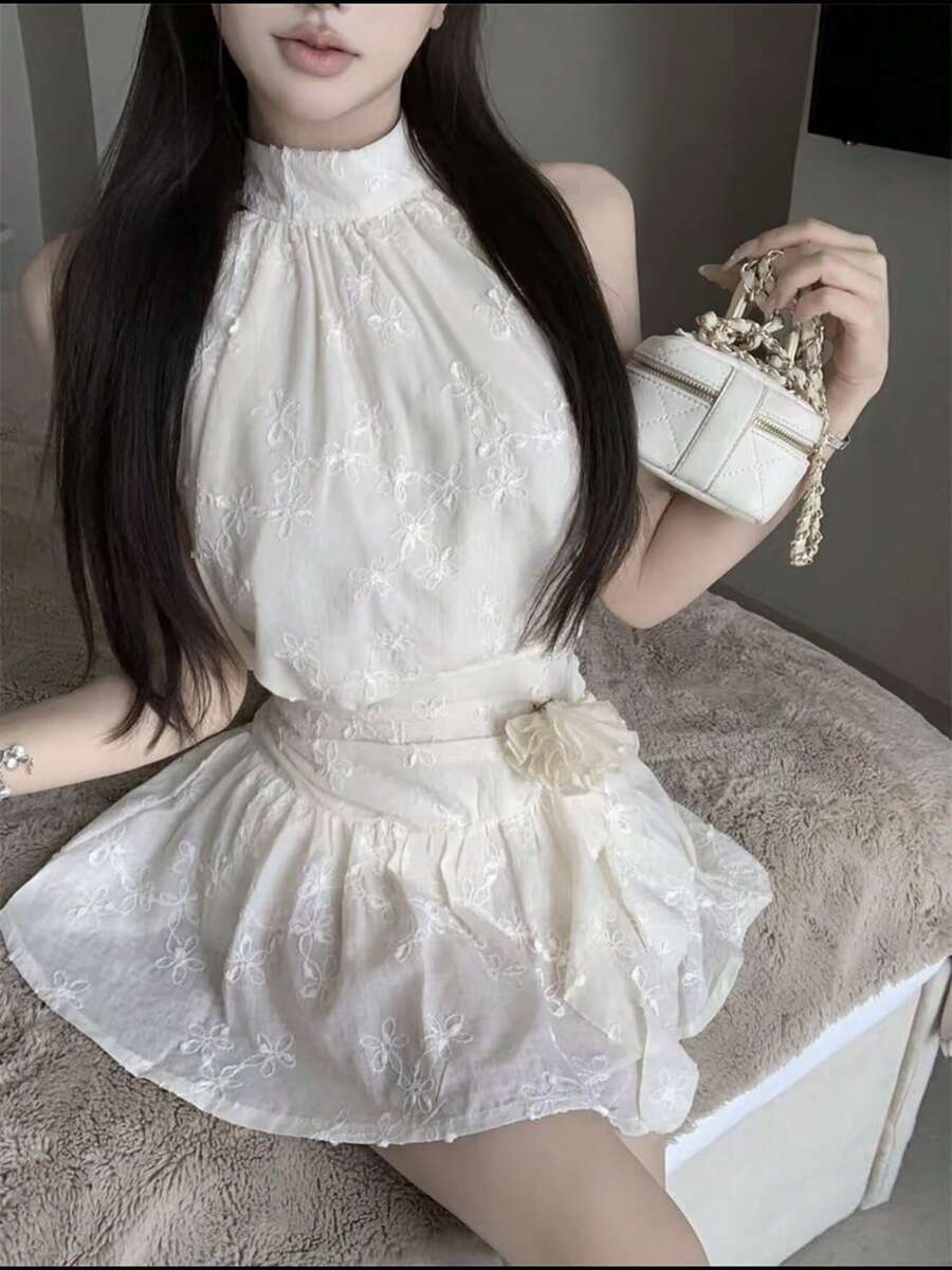 New For Spring 2026: Dark And Cute 3-Piece Set Featuring A Black Lace Tank Top, Gray Cardigan, And Mini Skirt. This Lightly Gothic Gal-Inspired Dress Features A Perfect Balance Of Black And Gray For Layering. Perfect For Christmas Cosplay, Santa Cosplay, Or As A Dress For Idols. Perfect For Events, Everyday Wear, Parties, Gatherings, And Dates. This Elegant And Sophisticated Dress Is Perfect For Spring. - 白色N款 - 查看 1