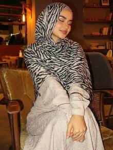 1 chiếc khăn choàng nữ kiểu Bohemian họa tiết da báo, nhẹ và thoáng khí, phù hợp để sử dụng hàng ngày, đi biển, đi nghỉ mát, làm phụ kiện, vật dụng cần thiết khi đi du lịch. - Kaki đen - Xem 5
