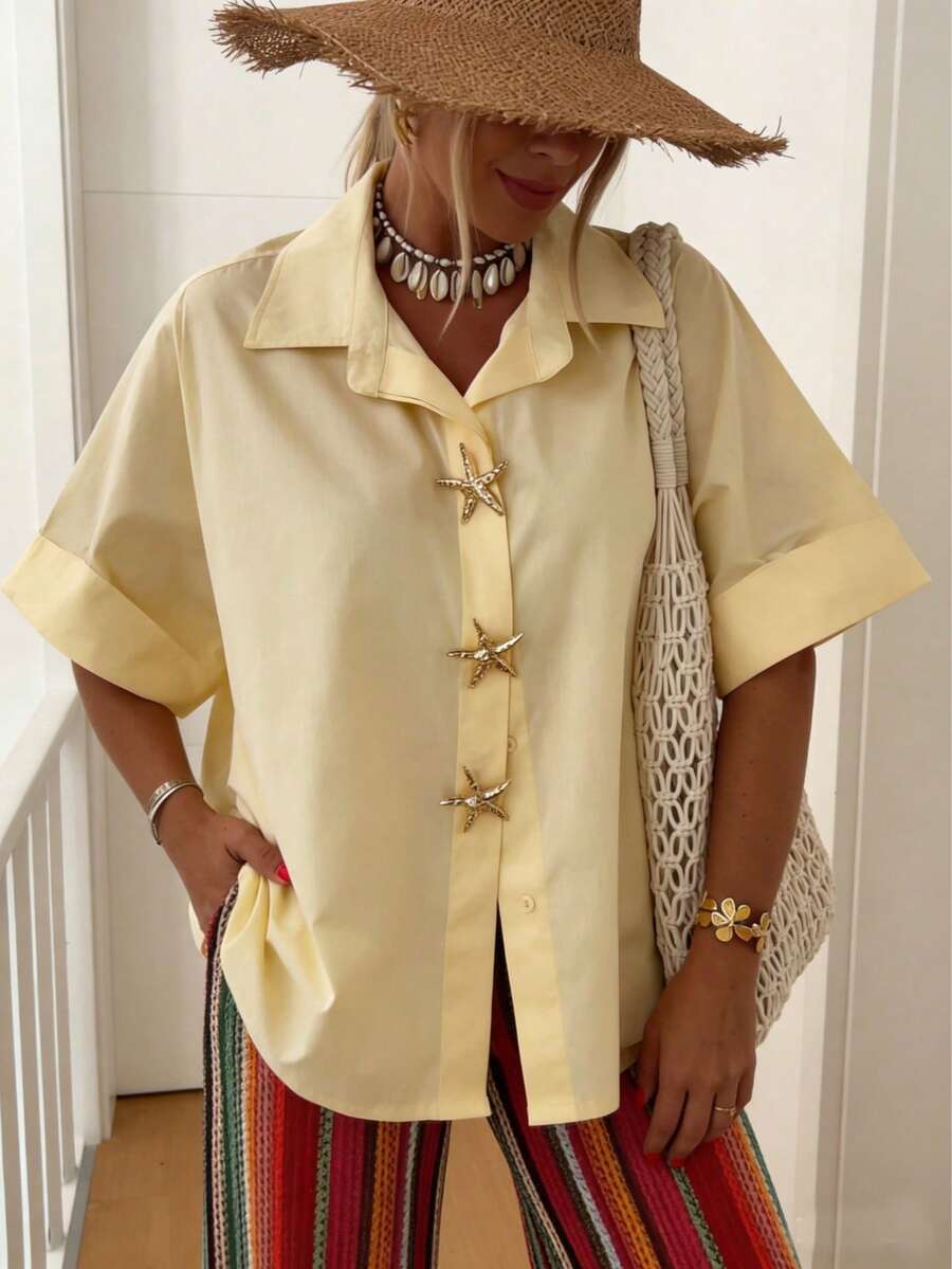Solstice Apparel 3D金属扣海星印花短袖衬衫领上衣，休闲度假海滩日常夏季服装 - 黃色 - 查看 1