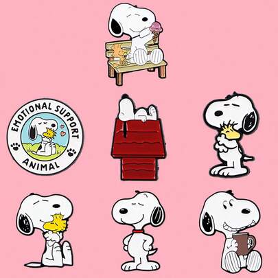 SNOOPY 1枚史努比卡通珐琅徽章 | 可爱经典漫画人物胸针 | 趣味狗狗与朋友设计徽章，适合别在背包、帽子和衣服上 | 完美的史努比粉丝礼物，美观的领章，适合日常佩戴和收藏（随机风格）
