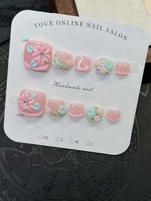 1 Set 10 Pcs Of Sparkling Square Shaped Press On Toenails, Pink Handmade Toenail, Versatile Handmade 3D Flower And 3D Leaf, Hand Drawn Sparkling Toenails, Pink French Tip Style, Blue And Pink Little Flowers Element Design, Sparkling Rhinestones Accents, Elegant Sexy Style For Women Banquet Toe Nails, Suitable For Women And Girls, Party, Wedding, Daily Wear, Includes Tool Kit.Handmade Press On Nails Toenails.Summer Toenails.Short Toenails.Press On Fake Nails.Nail Supplies Art Handmade Press On Nails - M - 查看 2