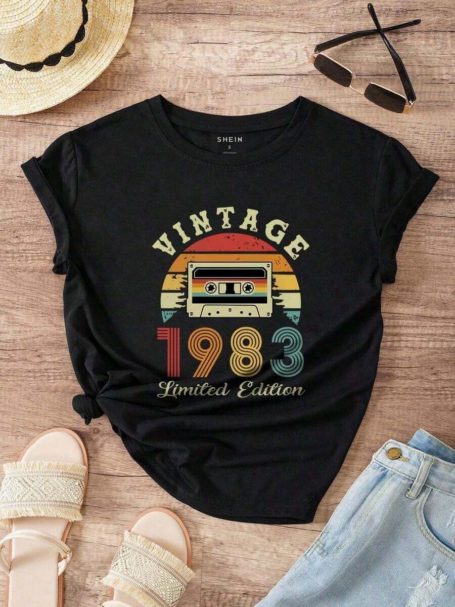 T-shirt déC-ontracté à manches courtes eT- Col rond pour femme, idéal pour l'été. Ce t-shirt graphique orné d'une bande audio et d'un slogan est une pièce polyvalente. - Noir - Voir 1