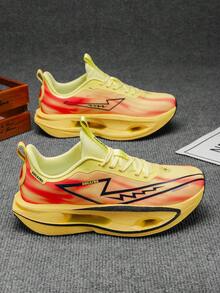 Sepatu Lari Pria Ringan dan Bernapas, Dilengkapi Teknologi Sol Dalam Serat Karbon - Desain Warna Gradien, Sol Peredam Guncangan, Cocok untuk Aktivitas Luar Ruangan, Santai, dan Mendaki di Semua Musim - Sepatu Atletik Bertali Rendah, Sepatu Mendaki dengan Desain Warna Gradien dan Struktur Penopang Bantalan - Kuning - View 3