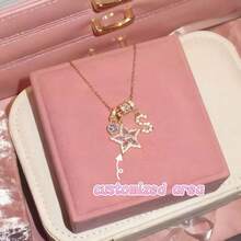 1 chiếc mặt dây chuyền hình ngôi sao may mắn ~ Mặt dây chuyền hình trái tim năm cánh đính đá lấp lánh, sang trọng, cao cấp, kiểu dáng mới, có thể khắc tên theo yêu cầu, càng làm tăng thêm vẻ rực rỡ. - Nhiều màu - Xem 9