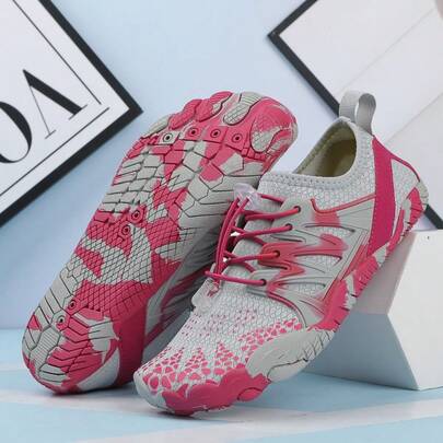 夏季五指水鞋，速干透气轻便防滑赤足橡胶鞋底设计。适用于溪流徒步、户外漂流、冲浪、海滩度假、钓鱼、潜水、游泳、室内健身、远足、骑行等多种水上活动场景，男女通用。