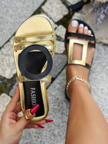 女士平底圆头几何图案优雅PU皮革不对称时尚沙滩拖鞋，适合度假、春夏穿着 - 黑金 - 查看 1