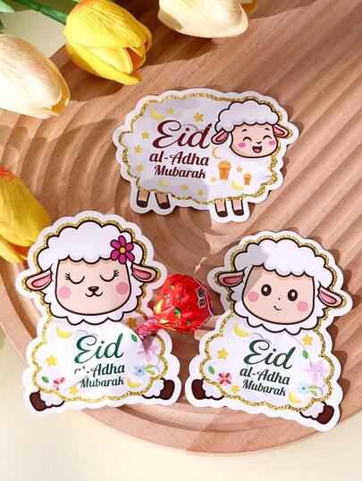 宰牲节快乐棒棒糖装饰卡，节日甜点，多种可爱绵羊图案，烫金镶边，以及“宰牲节快乐”节日祝福语，搭配星星、灯笼等元素，是家庭聚会和儿童活动的理想装饰，为糖果增添节日气氛，传递温暖喜庆的节日祝福。