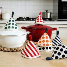 1pc Red Polka Dot Heat Resistant Pad, Enamel Pot, Casserole Lid Cover, Triangular Pot Handle Sleeve For Home Use - View 1