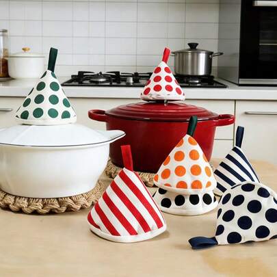 1pc Red Polka Dot Heat Resistant Pad, Enamel Pot, Casserole Lid Cover, Triangular Pot Handle Sleeve For Home Use