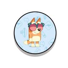 Bluey Brui 可折叠卡通动漫手机支架，便携式手机支架 - 彩色 - 查看 3